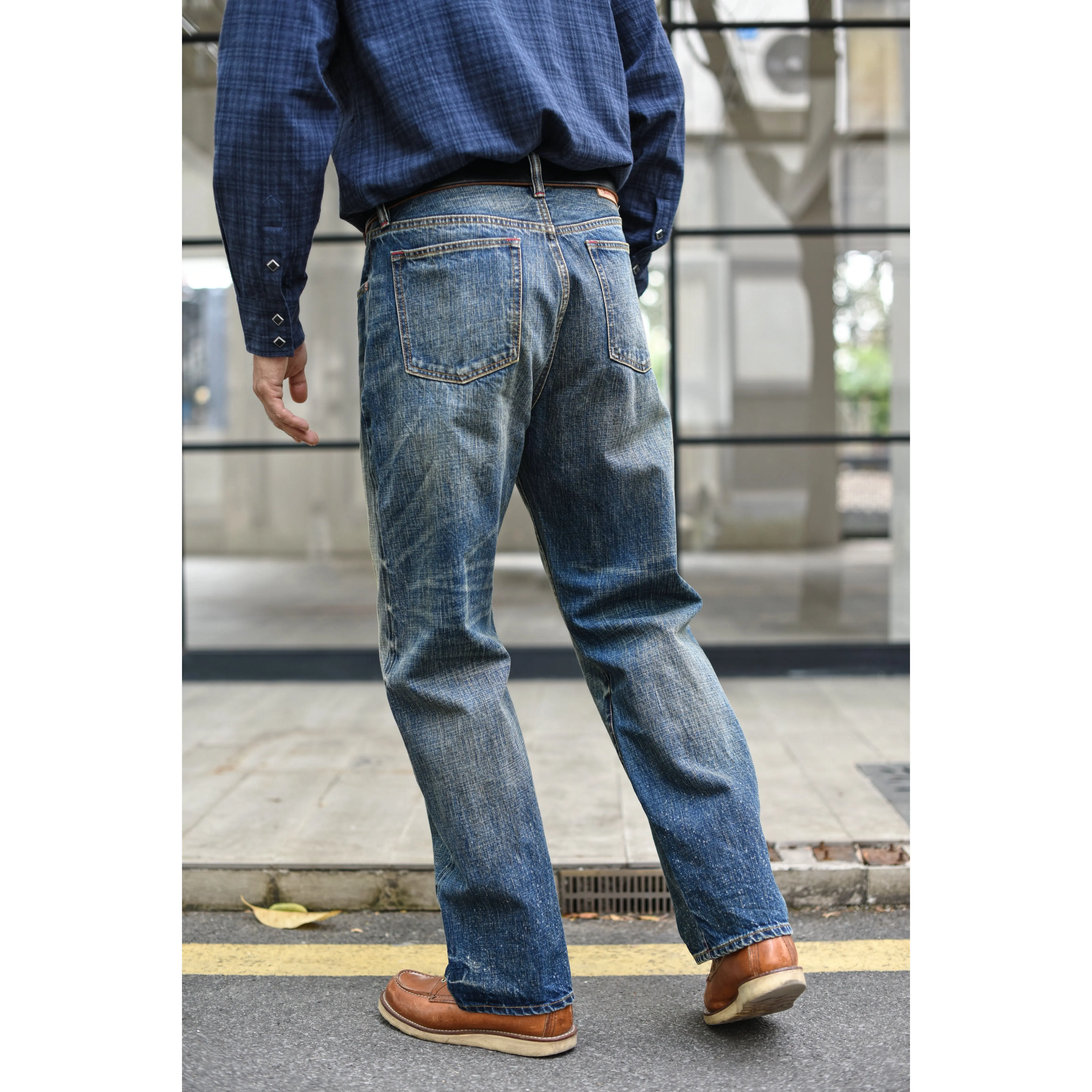 アイスウォッシュデニムとは？SauceZhan/沾酱のウォッシュ加工デニムパンツが提供する実際の特徴と使い方