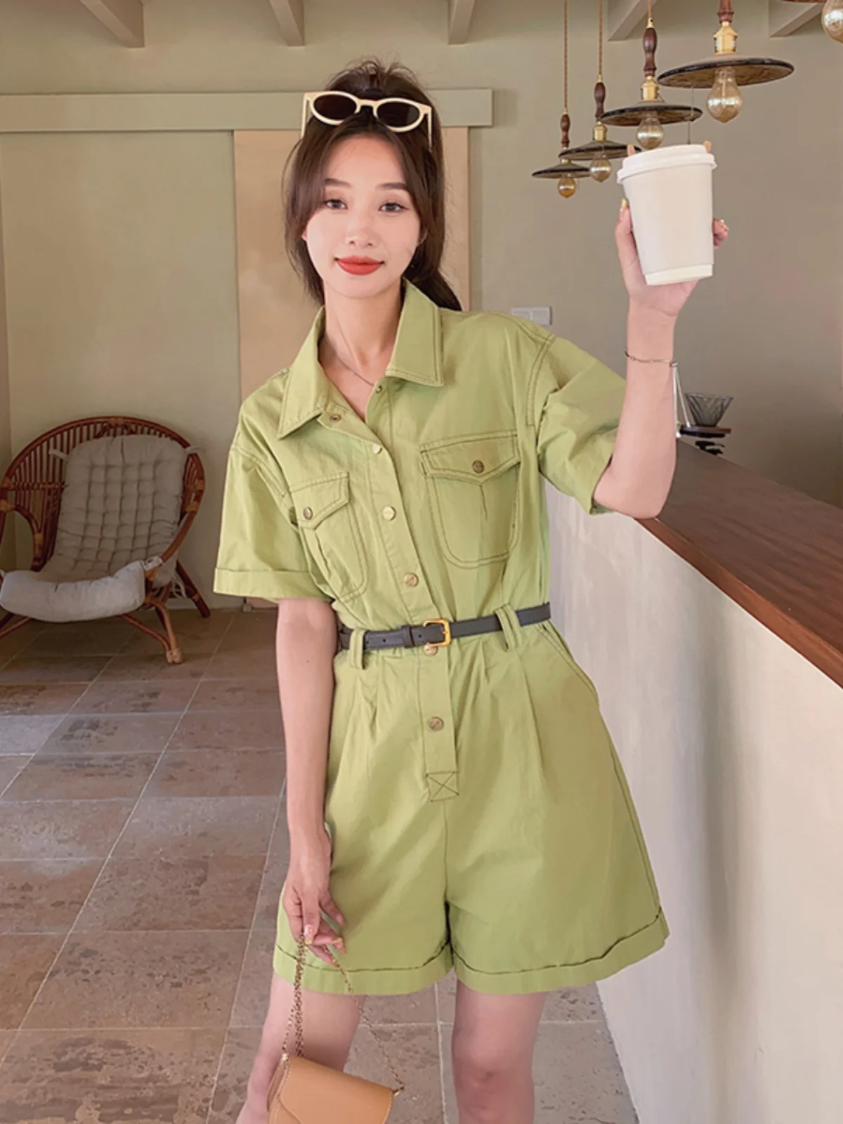 果物のグリーン作業着風オーバーオール：ガーデニング服装の実用性と耐候性を検証