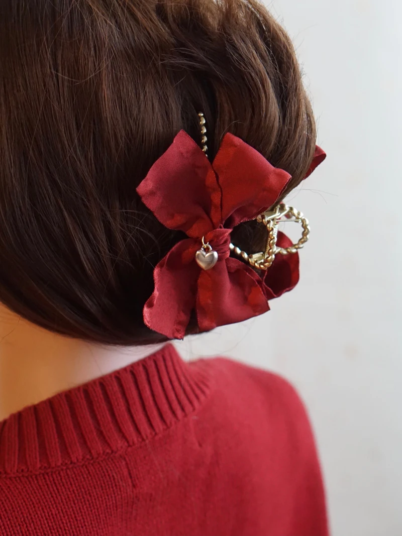 オリジナル手作りリボンヘアピン：ハンドメイドアクセサリーの定番アイテムとしての実用性とデザイン性