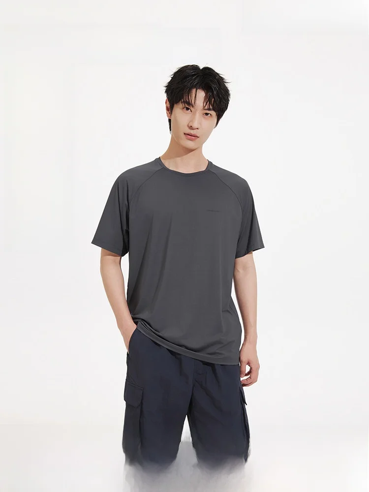 カットオフTシャツをどう選ぶ？30代男性が実際の生活で気づいた、快適でスタイリッシュな選び方