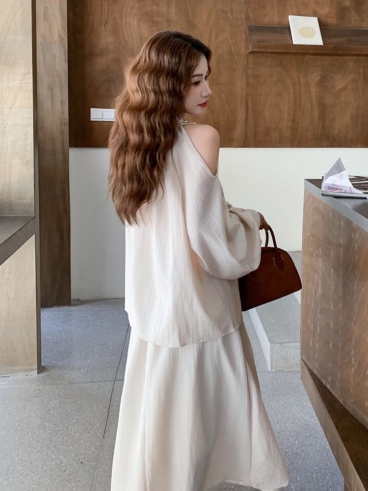 今日の服装レディースで迷ったら、この杏色のオフショルダードレスが救う！