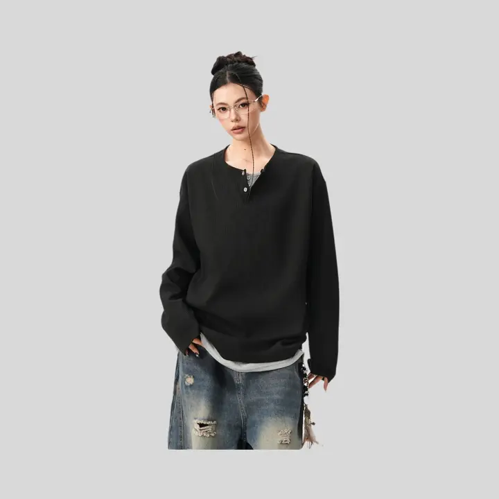 ワッフル模様の長袖Tシャツ【ユニセックス・春用・ヘンリーネック・ゆったりシルエット】