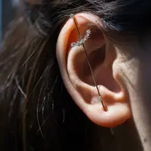 高級感漂うジルコンフープイヤリング【個性的なデザイン・イヤーカフ付き】