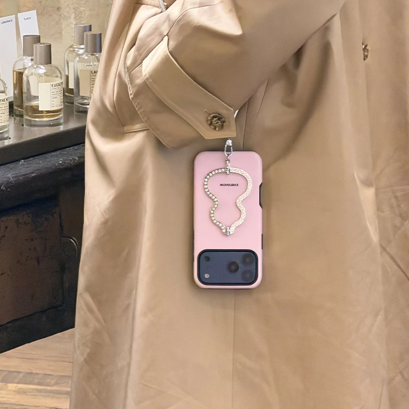 ストラップ付き iPhone ケース おしゃれにどう選ぶ？リアルな使い心地と色の選び方を解説