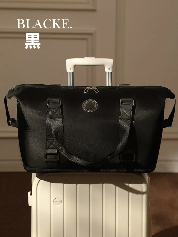 2泊3日旅行用機内持ち込みバッグ：大容量女性用提包型軽量バッグの実用性と収納ガイド