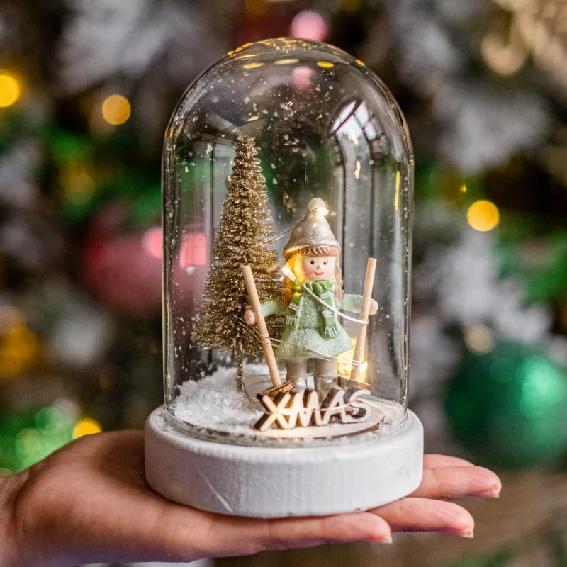 12月クリスマスに贈る「発光デスクトップ飾り」は、どんな人に？