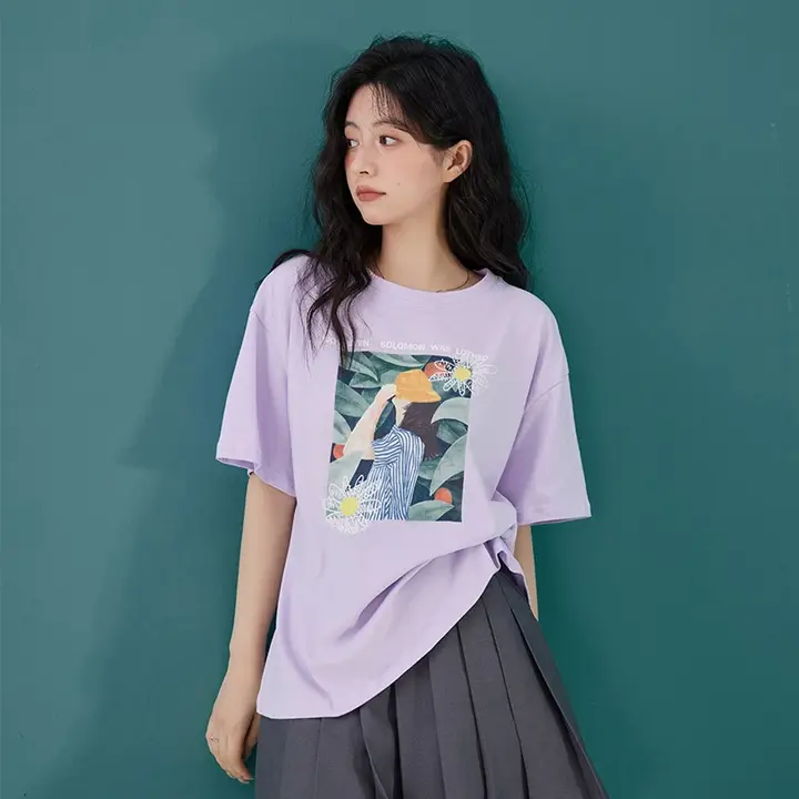 デザイン性の高いコットン製半袖Tシャツ【ゆったりフィット・夏用・プリント】