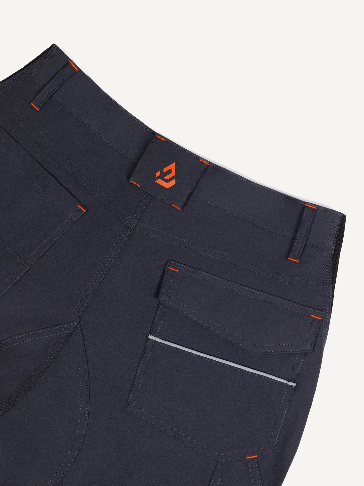 カーゴパンツ メンズ コーデ 完全ガイド｜通勤・日常で失敗しない選び方