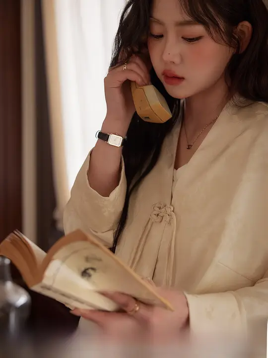 新中式デザインのVネック開衫【秋用・ゆったりフィット・薄手】