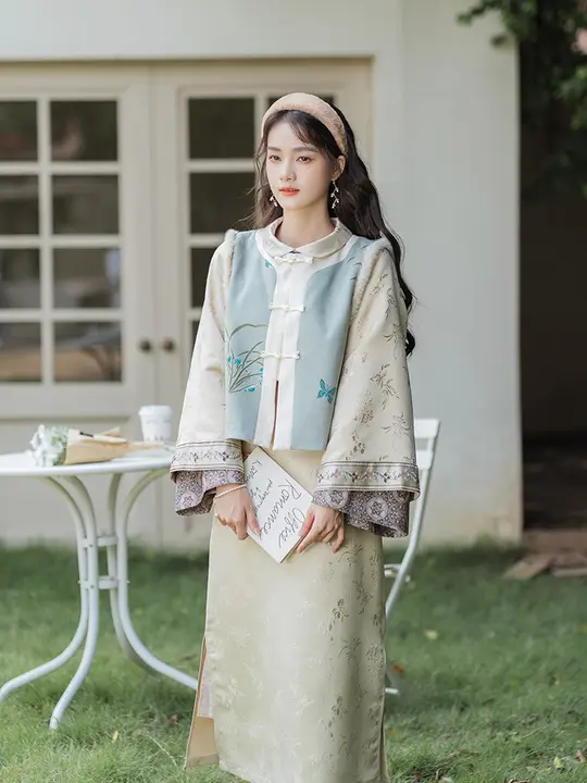 春夏用 輕やかなデザインの改良型チーパオ【古典印花・ノースリーブ・日常遣い・国風】（セットアップ対応）