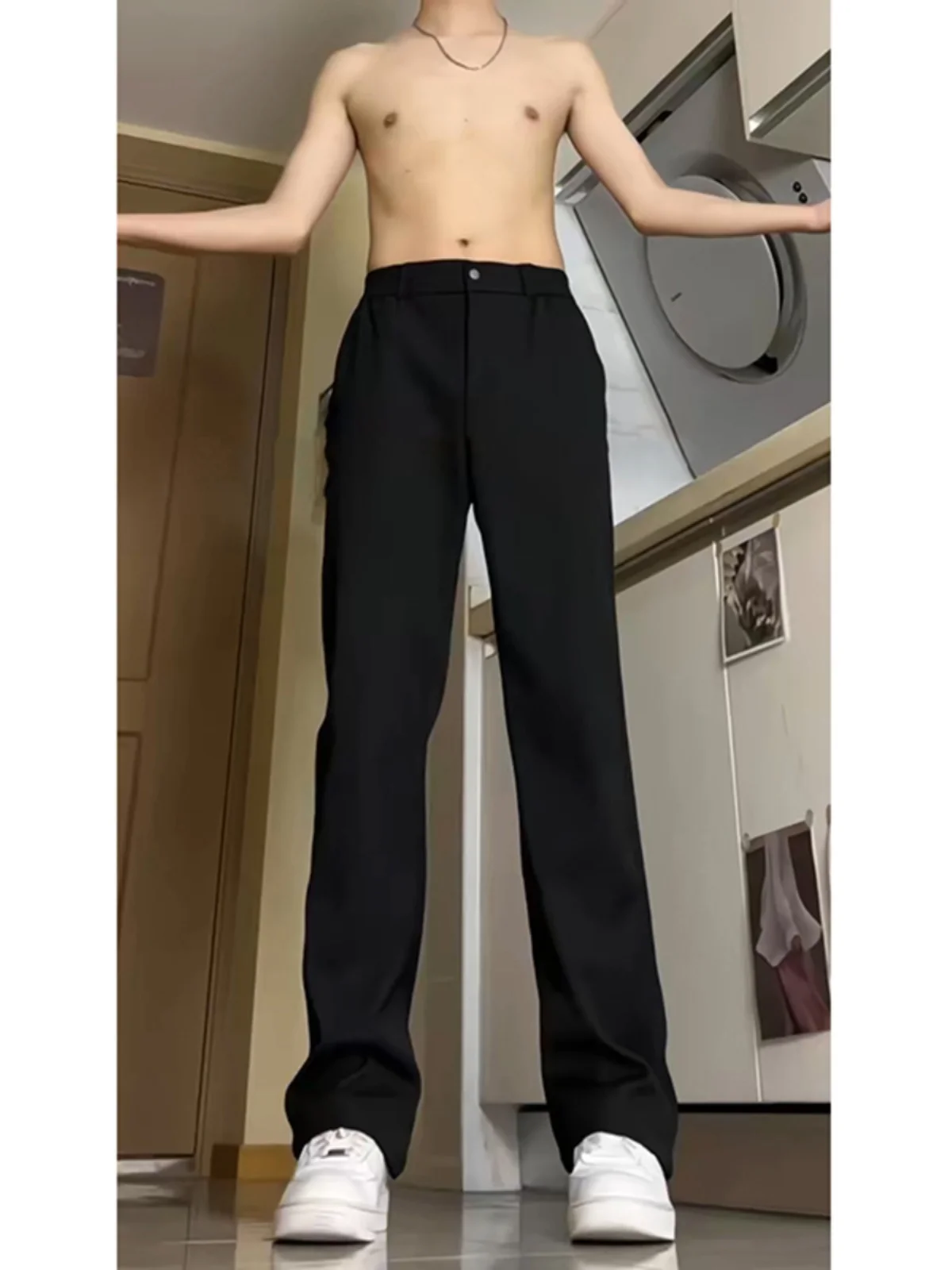 60代のワイドパンツをどう着こなすか？黒いワイドパンツの選び方とスタイリングのコツ