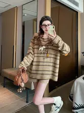 コーヒー色ストライプの小馬柄長袖Tシャツ【春秋向け・ルーズフィット・ウォーム感】
