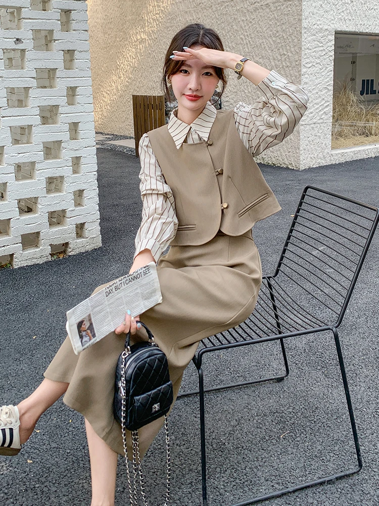 50代の忘年会に着る服はスーツがいいのかカジュアルがいいのか？通勤に最適なシャツベストが解決する
