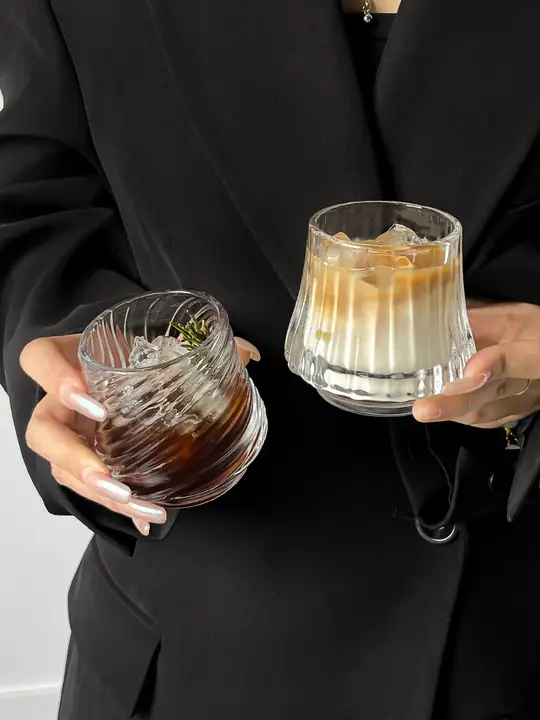 富士山デザインのガラスカップ【高級感あふれる・コーヒー用】