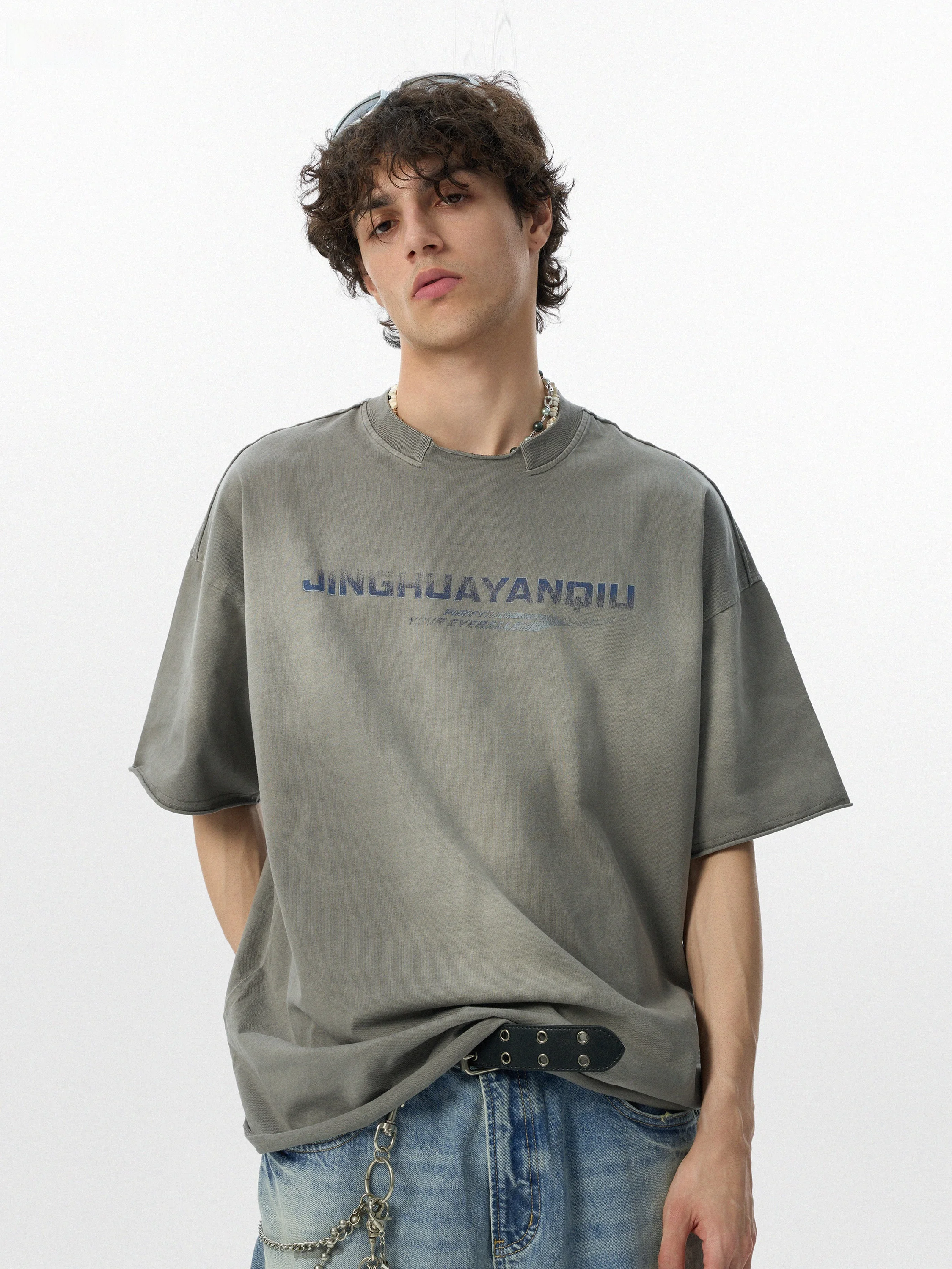 ユニークカラーのウォッシュドコットンTシャツ：色あせ防止と復活に適した素材と洗濯法
