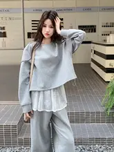 グレーの美しいレース刺繍デコレーションスウェットシャツ【秋用・高級感・ワイドパンツ・（セットアップ対応）】
