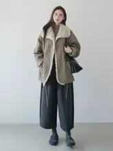 大毛皮襟の羊羔毛パーカ【ゆったりとした暖かさ・中長丈】