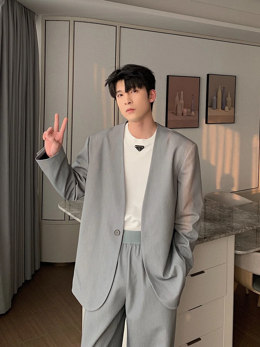 30代男性が春に着るカジュアルスーツの選び方：韓国風の「ゆるさ」が通勤に合う理由は？