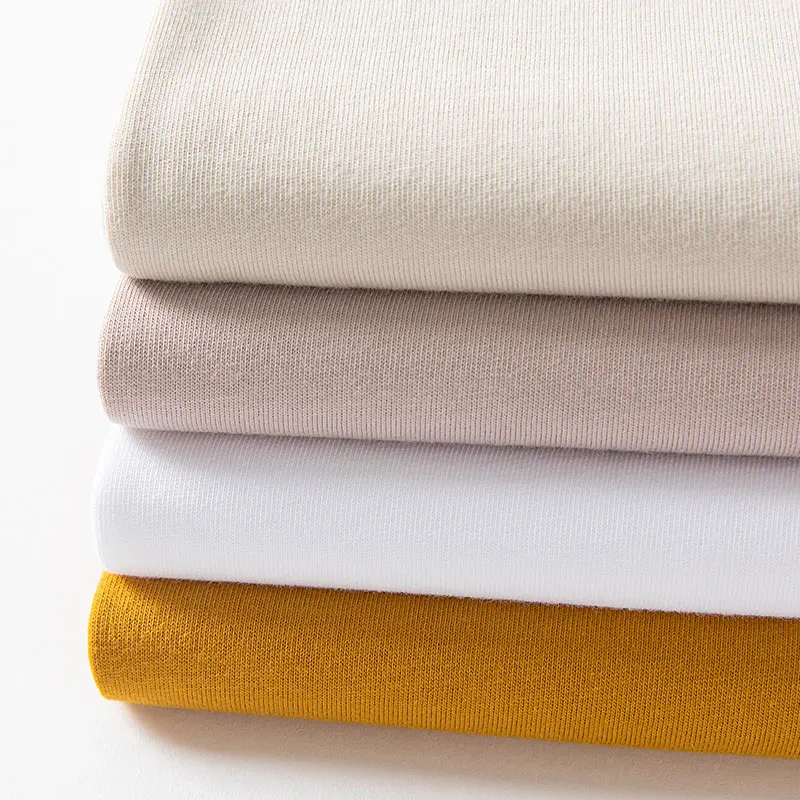 Tシャツをズボンに入れるのはなぜ？そのベストな選び方と、夏の日常に合うアイテムとは？
