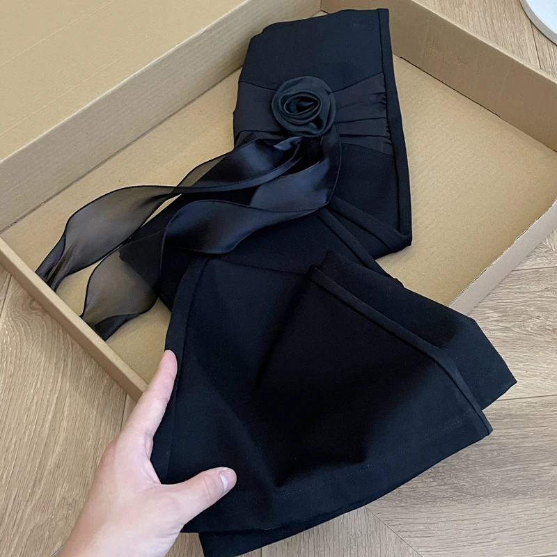 通勤の疲れを癒す、1着で変わる「黒のワイドパンツ」は本当に必要？