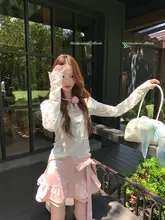 立体刺繍花柄薄手長袖UVカットTシャツ【フィット・カジュアルアウター】