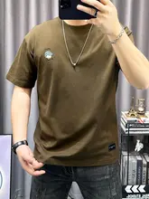 カジュアルなクルーネック半袖Tシャツ【アニメプリント・ゆったりフィット・男性用】