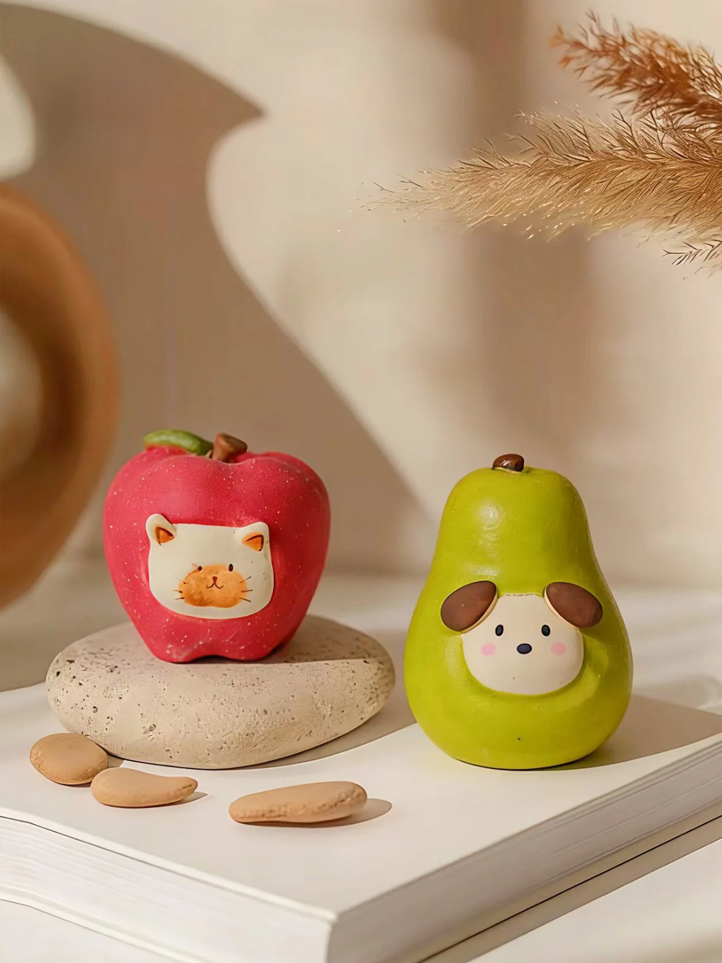 可愛いリンゴと梨の陶器製デスクトップ装飾品：香り石付きのパン風味ディフューザーで癒されるおうち時間