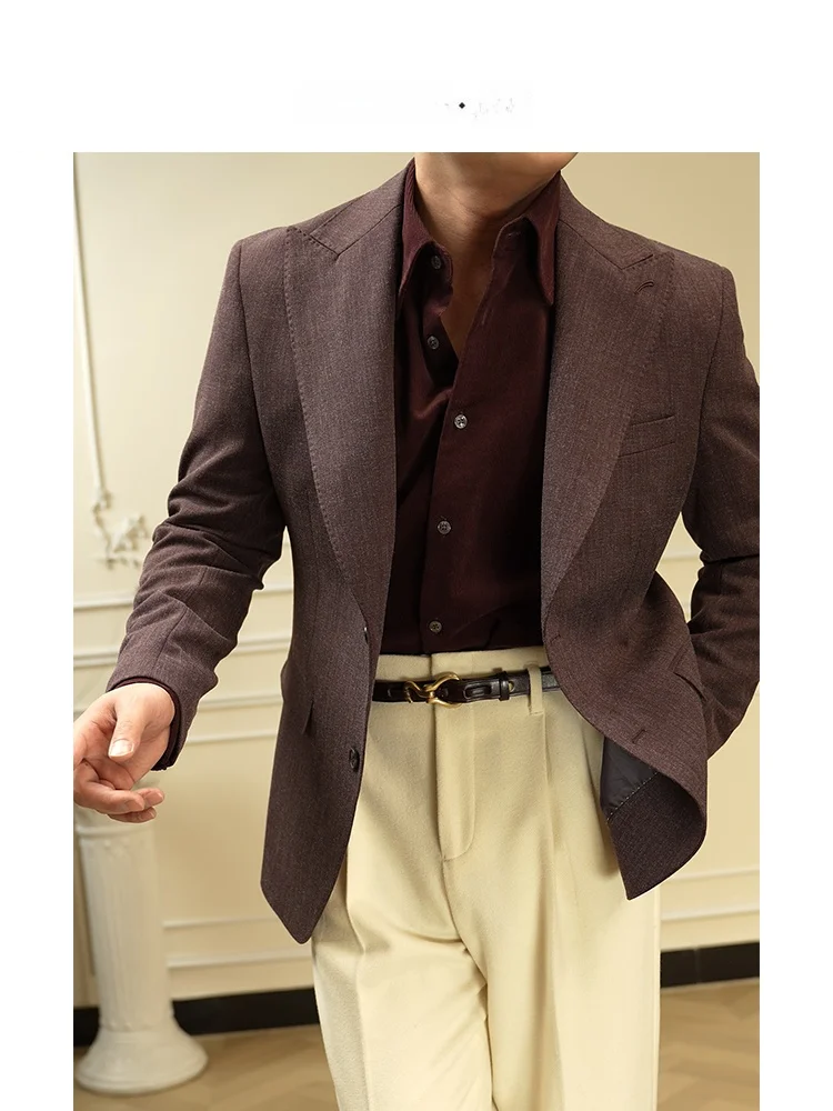 スーツジャケットを私服に着るとき、どうやって選びますか？