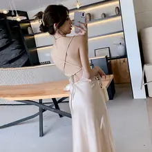 高級感あるブルーサテンキャミソールワンピース【不規則なバックデザイン・リゾートスタイル】