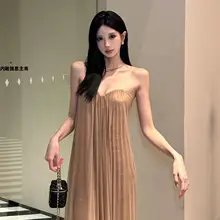 魅力的なオフショルダーメッシュドレス【高級感のあるロングスカート・セクシーな背中見せ】