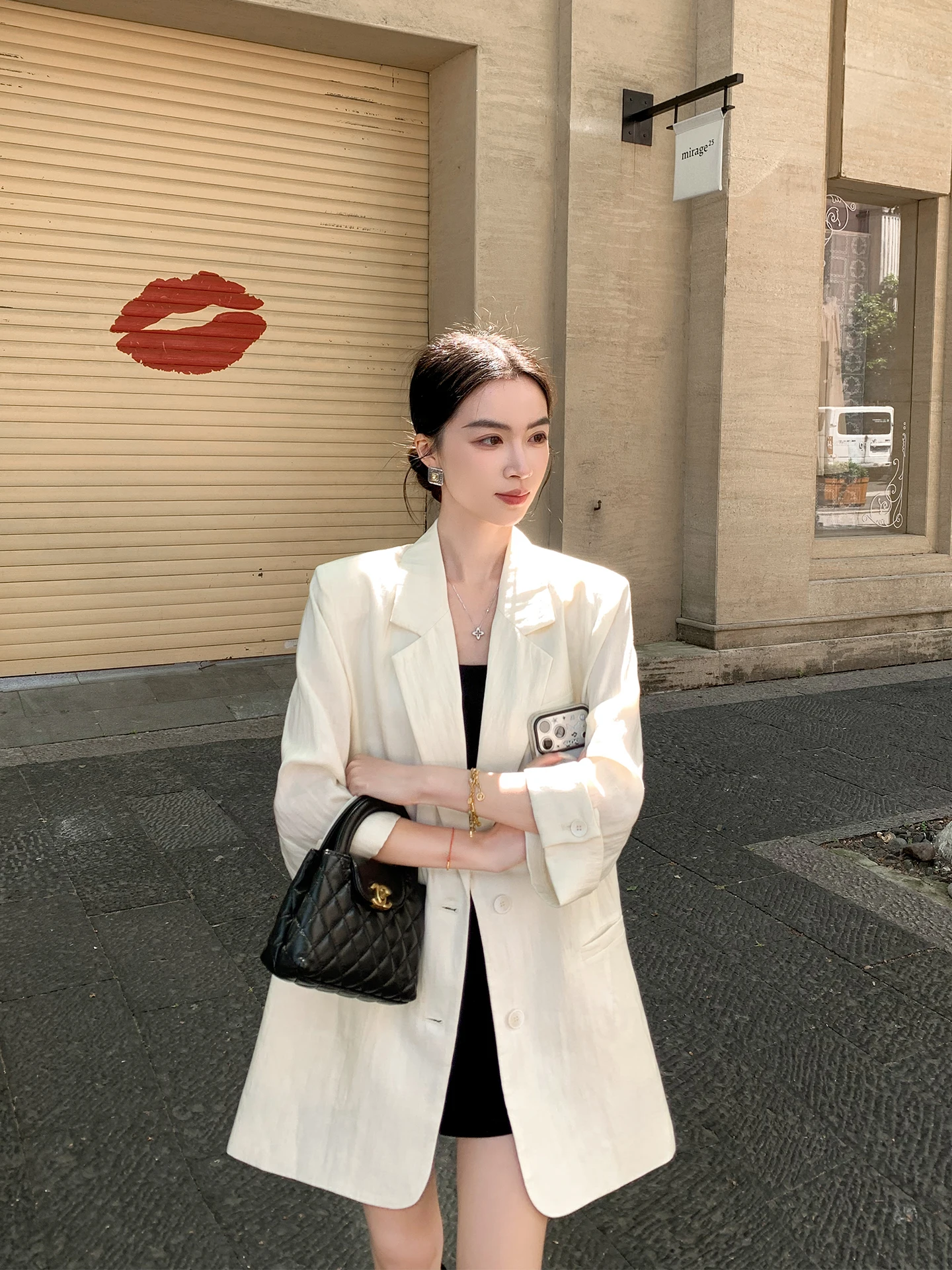 薄手のジャケットとは何か？5選で春から秋にかけての着こなしを徹底解説