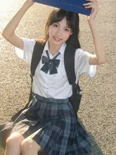 水色の半袖JK制服シャツとチェック柄スカート【春夏向け・オリジナルデザイン】（セットアップ対応）