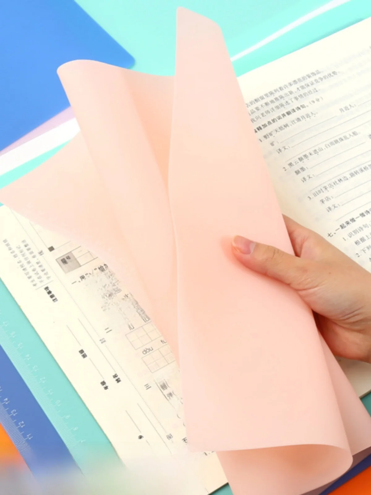 学生向けA4ソフトクッションボード：おたよりボードとお絵かきボードの使い分けとおすすめサイズガイド