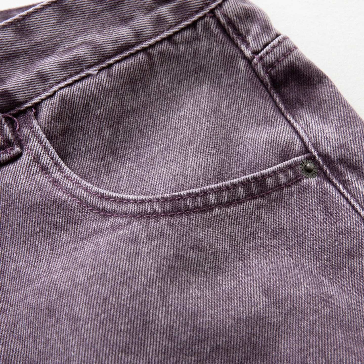 アメリカンストリートスタイルのワイドレッグデニムショートパンツ：中古市場での価格と状態評価