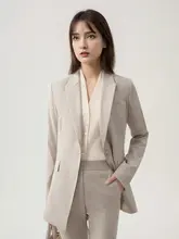 香槟色の女性用スーツ【OLスタイル・ビジネスシーン対応・四季用】（セットアップ対応）