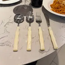 304ステンレススチール製 イタリアンデザイナーの軽やかなヴィンテージ風パール調バンブーハンドルの西洋食器ナイフ・フォーク・スプーンセット
