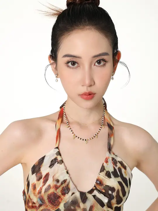 アンティーク風天然琥珀石ハートネックレス【S925純銀・重ね付け対応】