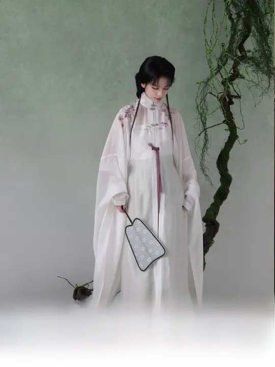 天絲刺繍入り立ち襟長シャツ【春夏向け・白色】
