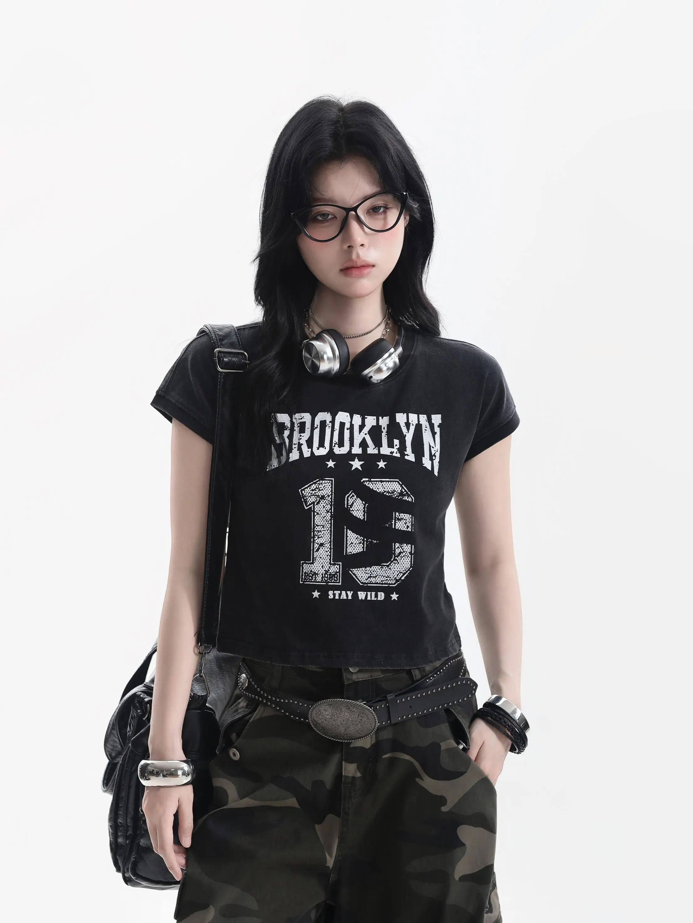 cropped t shirt はどんなときに着るべき？その選び方と組み合わせのコツを徹底解説