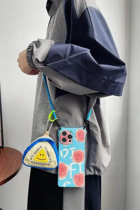 機能的で可愛い！ミニスマホケースハンガー【防振・便利なアクセサリー】