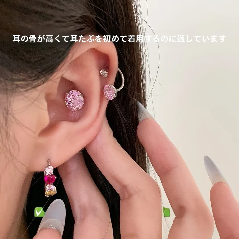 カーブピアスを選ぶときに迷うなら、この1つのデザインが救う
