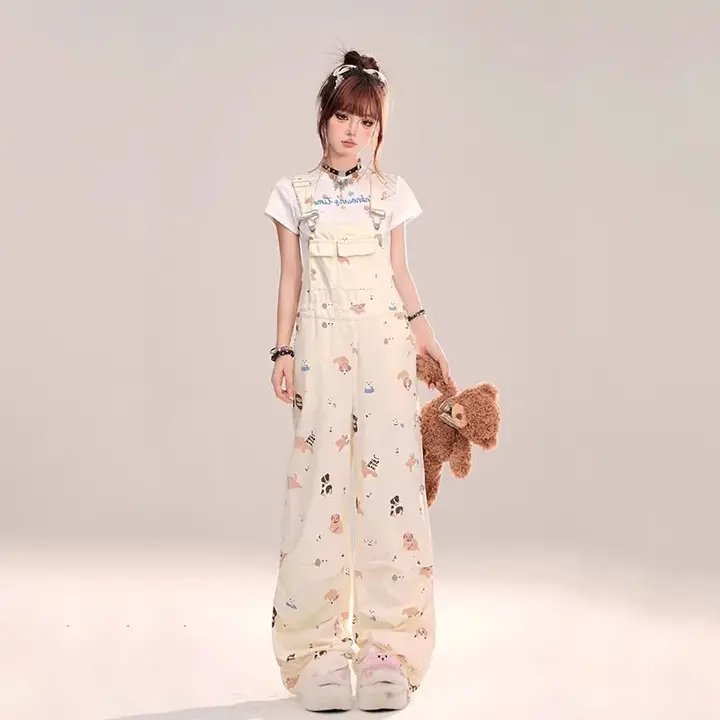 可愛らしいデザイン！デニムサロペットパンツ【夏用・ストレート・ワイドレッグ・小柄向け】（セットアップ対応）
