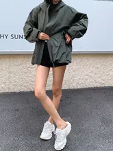 アウトドア用マウンテンジャケット【女性用・フード付き・秋冬対応】