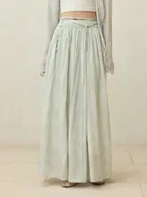 腰部分けの細かいプリーツAラインスカート