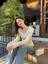 デザイン性の高い 褶皱襟 リブニットトップス【春用・スリムフィット・女性用】