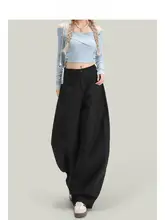 黒のハイウエストワイドレッグパンツ【カジュアル・梨型体型を美しく見せる】
