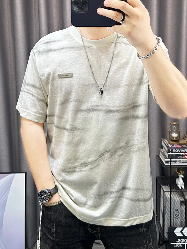 メンズ半袖Tシャツをどう選ぶ？麻混合素材の「クールで通気性抜群」な1品が夏のカジュアルを救う