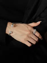 純銀製のダブルレイヤーリング【パールとダイヤモンド装飾・シンプルで洗練されたデザイン】