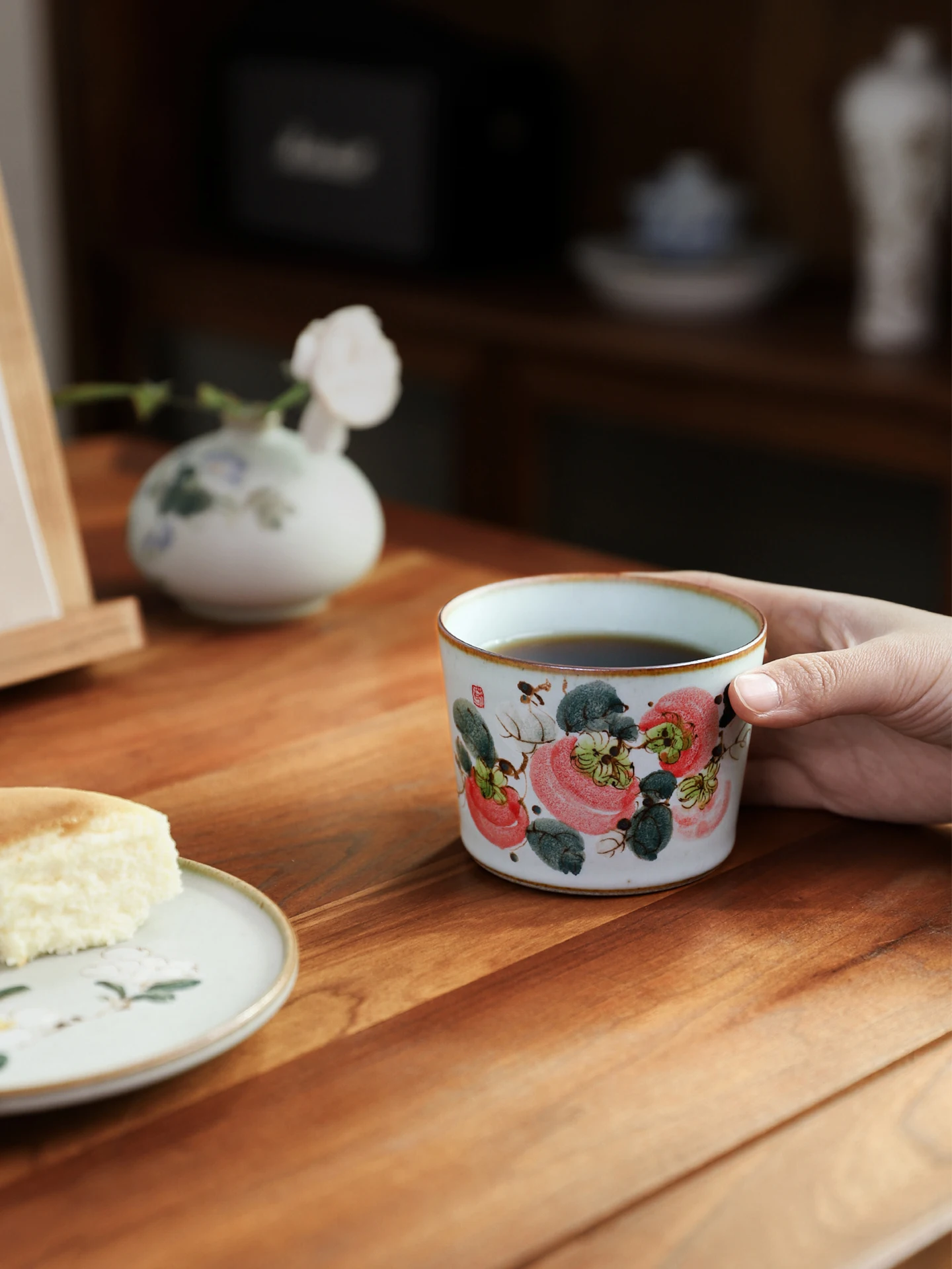 手作り陶器のコーヒーカップを選ぶべき理由は？その高級感と温もりが、日常を彩る