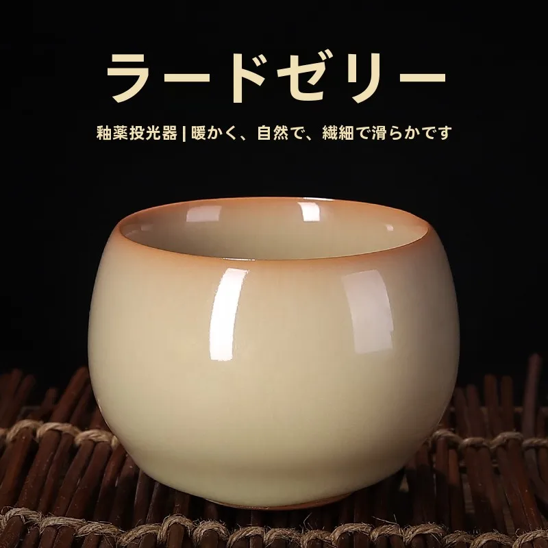 揃えるミニマリスト部屋づくりアイテム - フェイクグリーン大型鉢植えの特性と設置ガイド